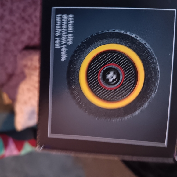 LEGO Technic Bugatti Race Car - Yellow and Black - Picture 4 of 4